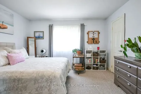 32 Graham Street Springwater ON L0L 1P0