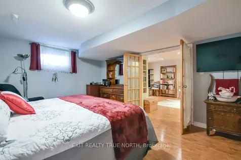 32 Graham Street Springwater ON L0L 1P0