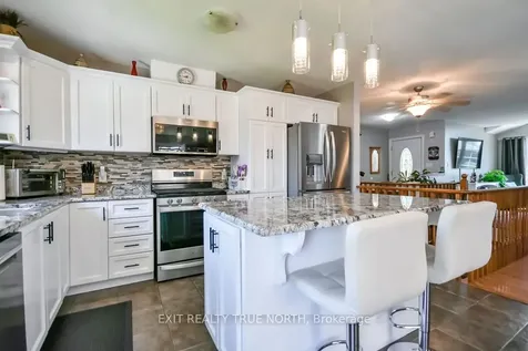 32 Graham Street Springwater ON L0L 1P0