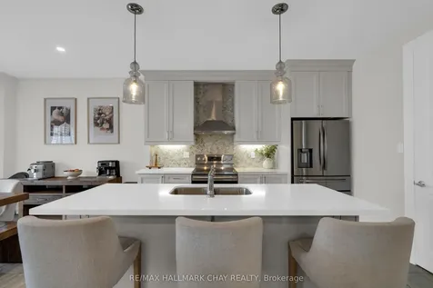 20 Westminster Circle Barrie ON L4M 0A3