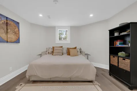 20 Westminster Circle Barrie ON L4M 0A3