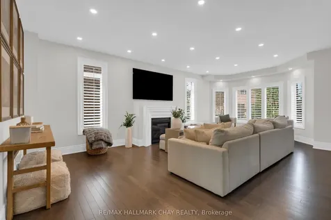 20 Westminster Circle Barrie ON L4M 0A3