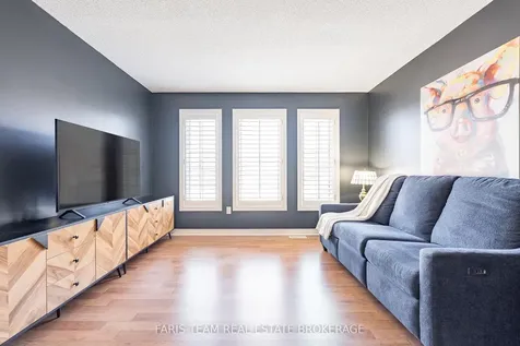11 Berry Court Barrie ON L4N 0J6