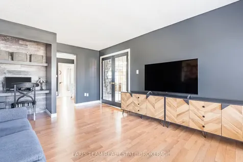 11 Berry Court Barrie ON L4N 0J6