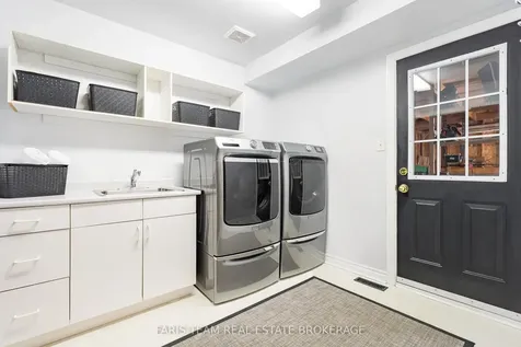 11 Berry Court Barrie ON L4N 0J6