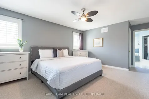 11 Berry Court Barrie ON L4N 0J6