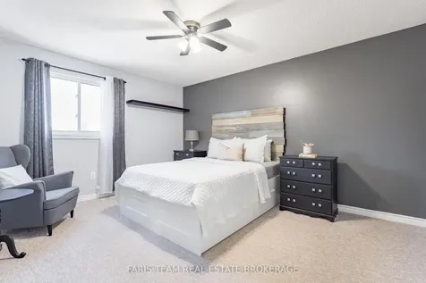 11 Berry Court Barrie ON L4N 0J6