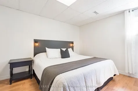 11 Berry Court Barrie ON L4N 0J6