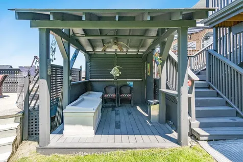 11 Berry Court Barrie ON L4N 0J6