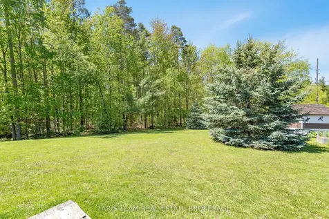 11 Berry Court Barrie ON L4N 0J6