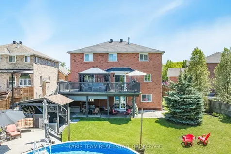 11 Berry Court Barrie ON L4N 0J6