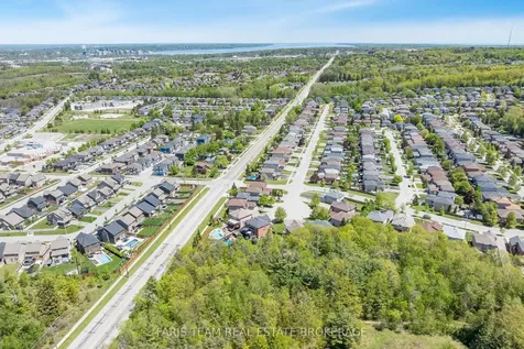 11 Berry Court Barrie ON L4N 0J6