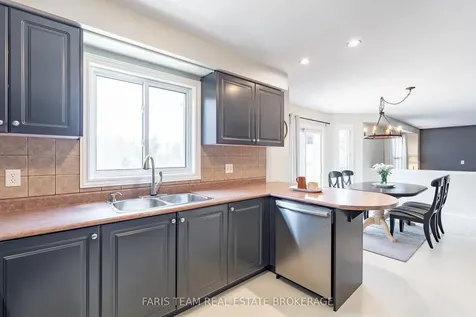 11 Berry Court Barrie ON L4N 0J6