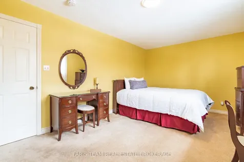 21 Pooles Road Springwater ON L9X 0P5