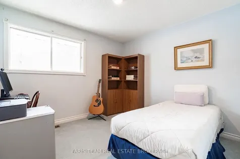 21 Pooles Road Springwater ON L9X 0P5