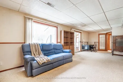 21 Pooles Road Springwater ON L9X 0P5