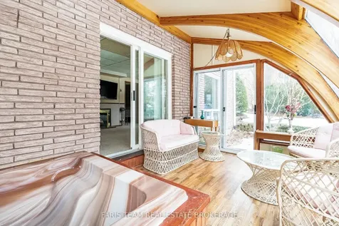 21 Pooles Road Springwater ON L9X 0P5