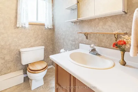 21 Pooles Road Springwater ON L9X 0P5