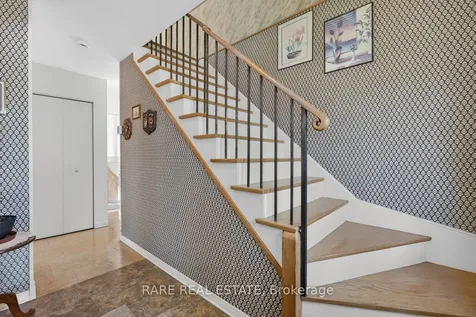 21 Porter Crescent Barrie ON L4M 5H8