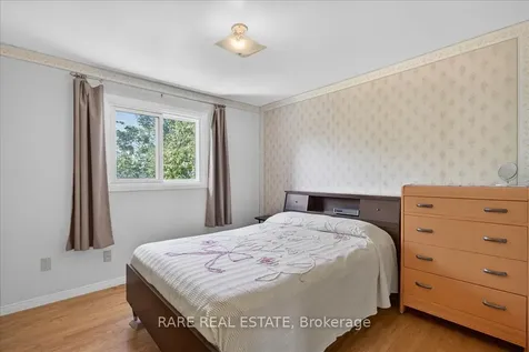21 Porter Crescent Barrie ON L4M 5H8
