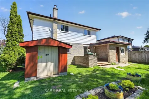 21 Porter Crescent Barrie ON L4M 5H8