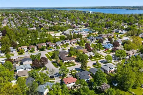 21 Porter Crescent Barrie ON L4M 5H8