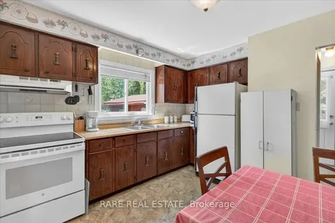 21 Porter Crescent Barrie ON L4M 5H8