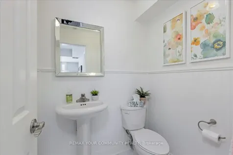 13 Waddington Crescent Barrie ON L4N 8C8