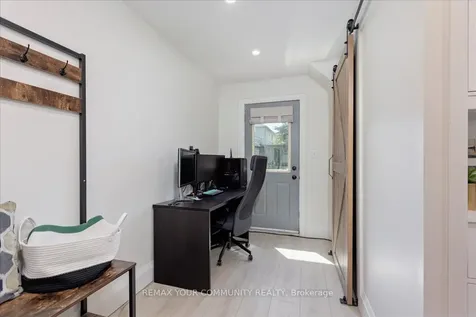 13 Waddington Crescent Barrie ON L4N 8C8