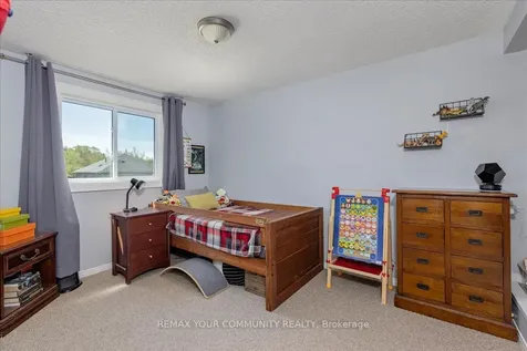 13 Waddington Crescent Barrie ON L4N 8C8