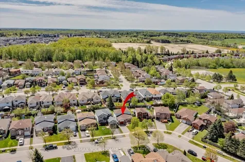 13 Waddington Crescent Barrie ON L4N 8C8