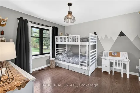 31 Creemore Avenue Clearview ON L0M 1N0