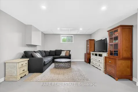 31 Creemore Avenue Clearview ON L0M 1N0