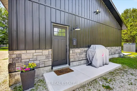 31 Creemore Avenue Clearview ON L0M 1N0