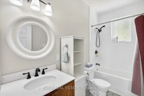 31 Creemore Avenue Clearview ON L0M 1N0