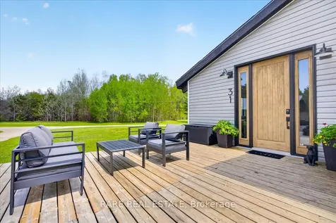 31 Creemore Avenue Clearview ON L0M 1N0
