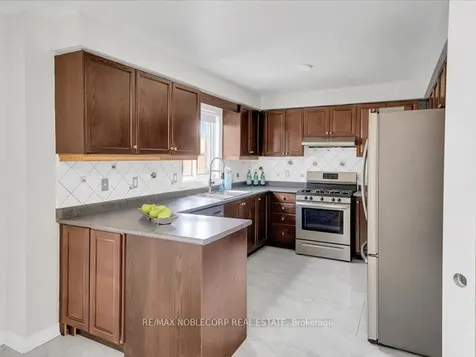 66 Stoneybrook Crescent Barrie ON L4N 0A6