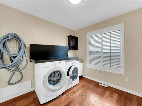 66 Stoneybrook Crescent Barrie ON L4N 0A6