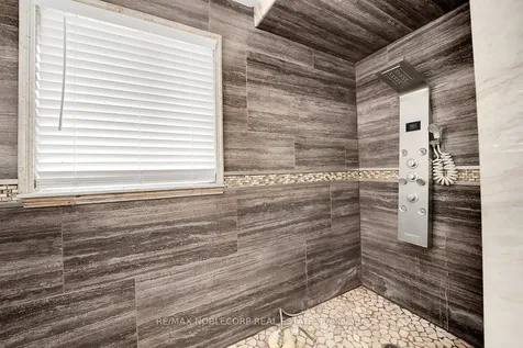 66 Stoneybrook Crescent Barrie ON L4N 0A6