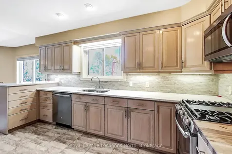 217 Dominion Drive Clearview ON L0M 1S0