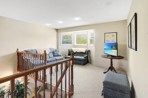 217 Dominion Drive Clearview ON L0M 1S0
