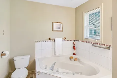 217 Dominion Drive Clearview ON L0M 1S0
