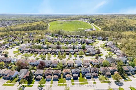 40 Orwell Crescent Barrie ON L4N 6M6