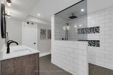 284 Sunnidale Road Barrie ON L4N 5P1
