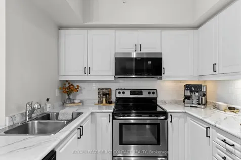 42 Ferndale Drive S Barrie ON L4N 2M5