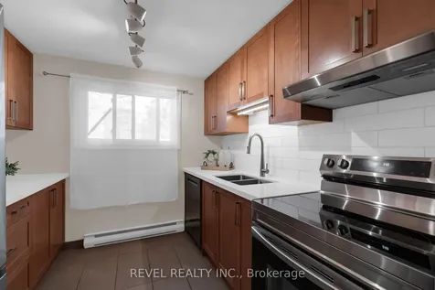 16 Quail Crescent Barrie ON L4N 6X1