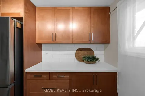 16 Quail Crescent Barrie ON L4N 6X1