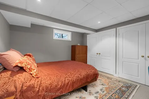 6 Oakmont Avenue Oro-medonte ON L0L 2L0