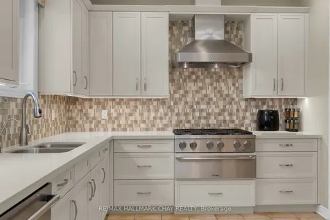6 Oakmont Avenue Oro-medonte ON L0L 2L0