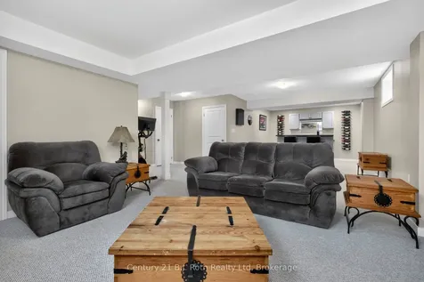 24 Hunter Avenue Tay ON L0K 2A0